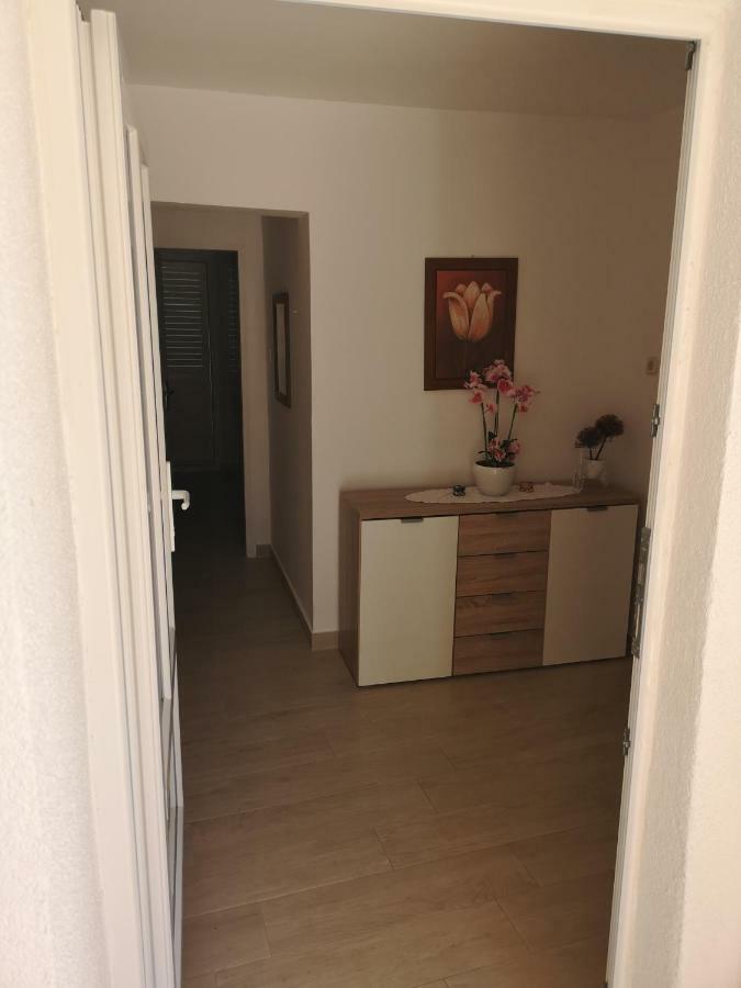 Apartments Milevcic Jelsa  Esterno foto